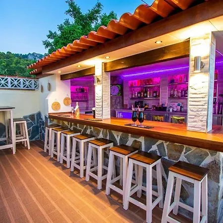 Castillo Esmeralda * ألاورين ذي ر تورّي