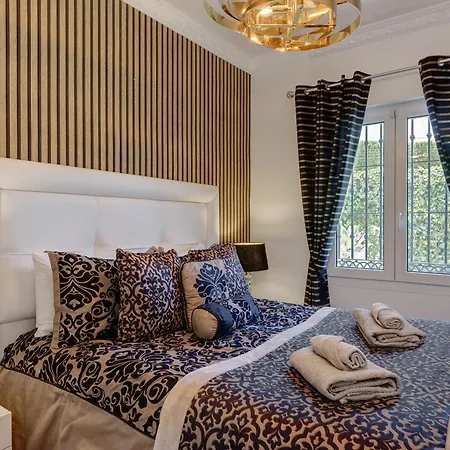 فيلة Castillo Esmeralda ألاورين ذي ر تورّي